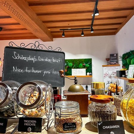 Simone'S Platzerl - Inklusive Taeglichem Freien Eintritt Tauern Spa - Nur 5 Gehminuten, Sommerkarte, Privatem Garten Mit Schwimmteich, Grill Und Saunabereich Kaprun Buitenkant foto