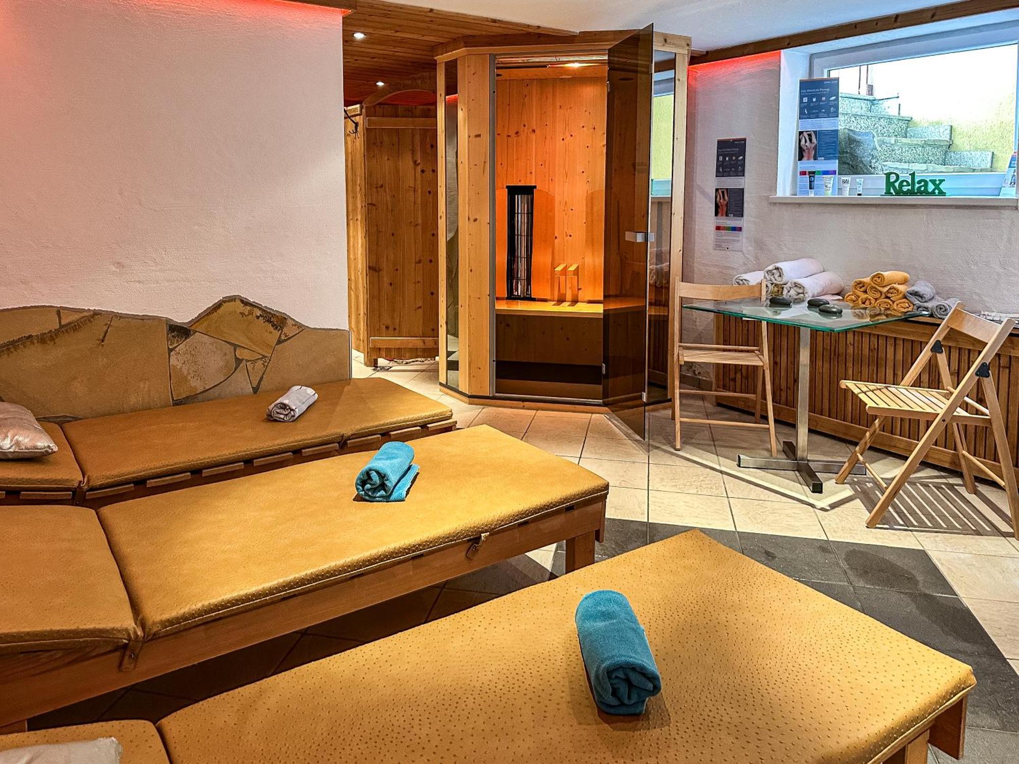 Simone'S Platzerl - Inklusive Taeglichem Freien Eintritt Tauern Spa - Nur 5 Gehminuten, Sommerkarte, Privatem Garten Mit Schwimmteich, Grill Und Saunabereich Kaprun Buitenkant foto