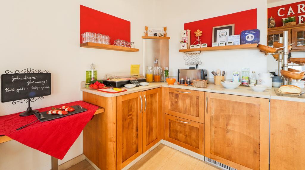 Simone'S Platzerl - Inklusive Taeglichem Freien Eintritt Tauern Spa - Nur 5 Gehminuten, Sommerkarte, Privatem Garten Mit Schwimmteich, Grill Und Saunabereich Kaprun Buitenkant foto