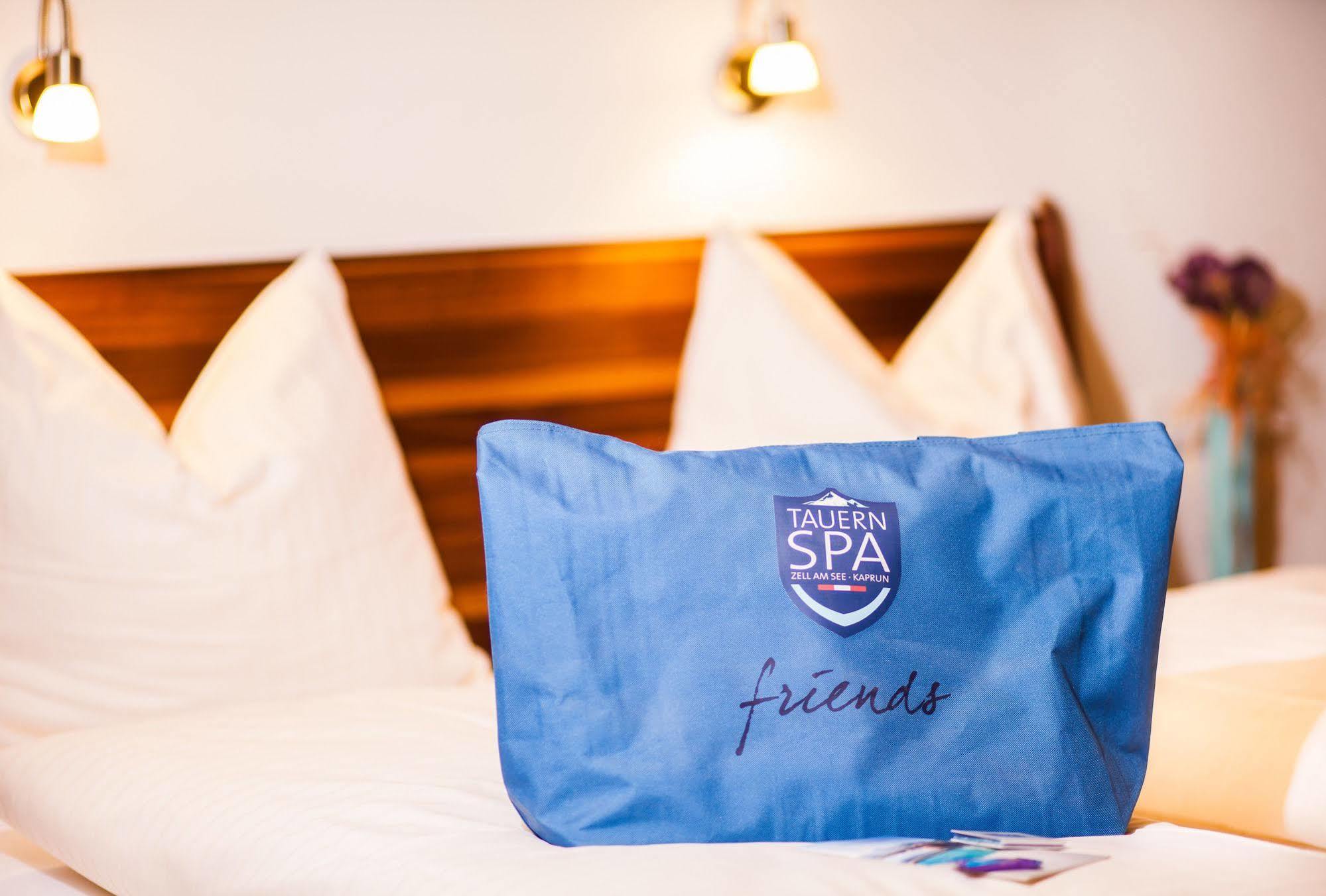 Simone'S Platzerl - Inklusive Taeglichem Freien Eintritt Tauern Spa - Nur 5 Gehminuten, Sommerkarte, Privatem Garten Mit Schwimmteich, Grill Und Saunabereich Kaprun Buitenkant foto