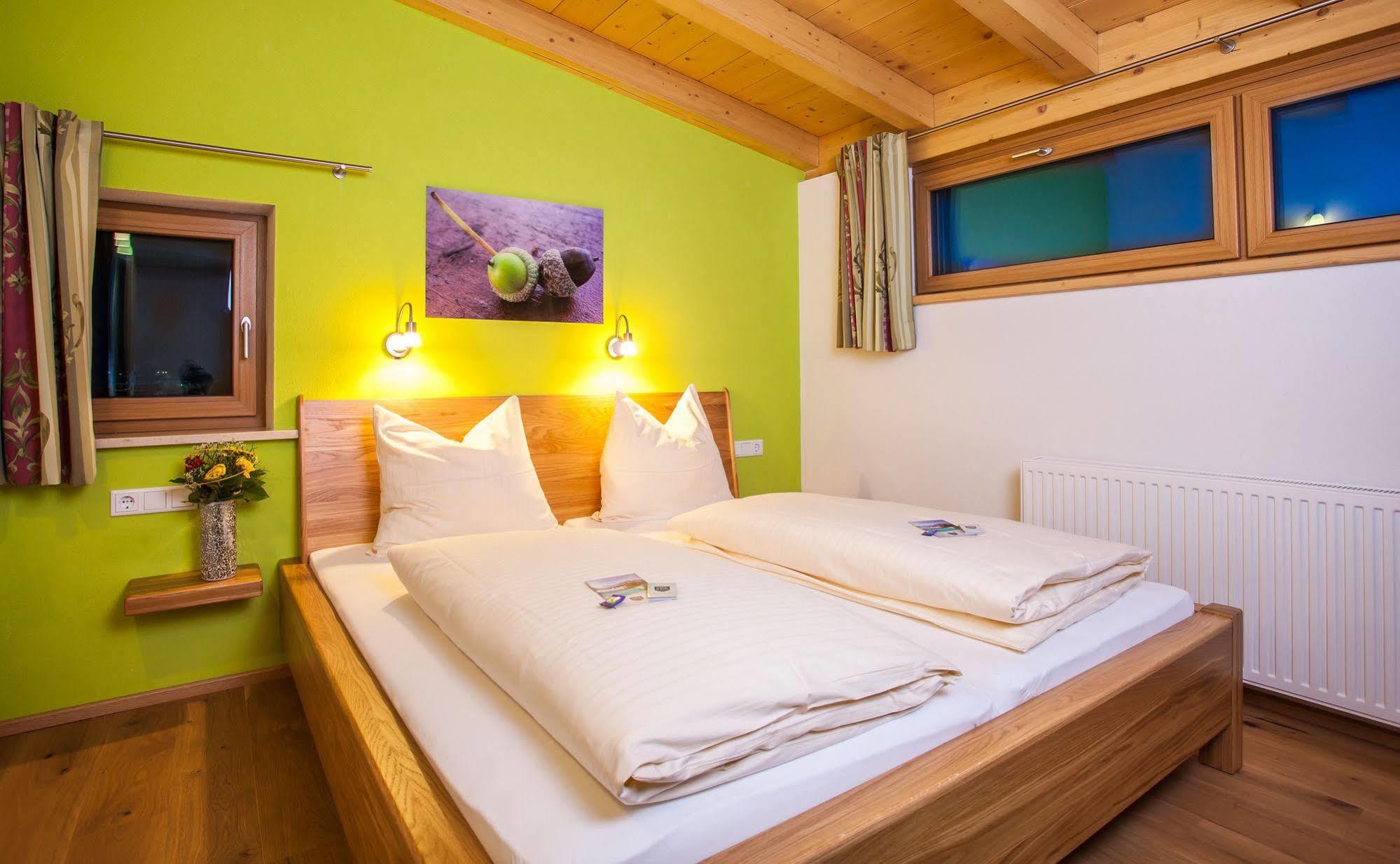 Simone'S Platzerl - Nachhaltiger Urlaub Inkl Sommerkarte, Freier Eintritt Tauern Spa, Schwimmteich Und Saunabereich Kaprun Buitenkant foto